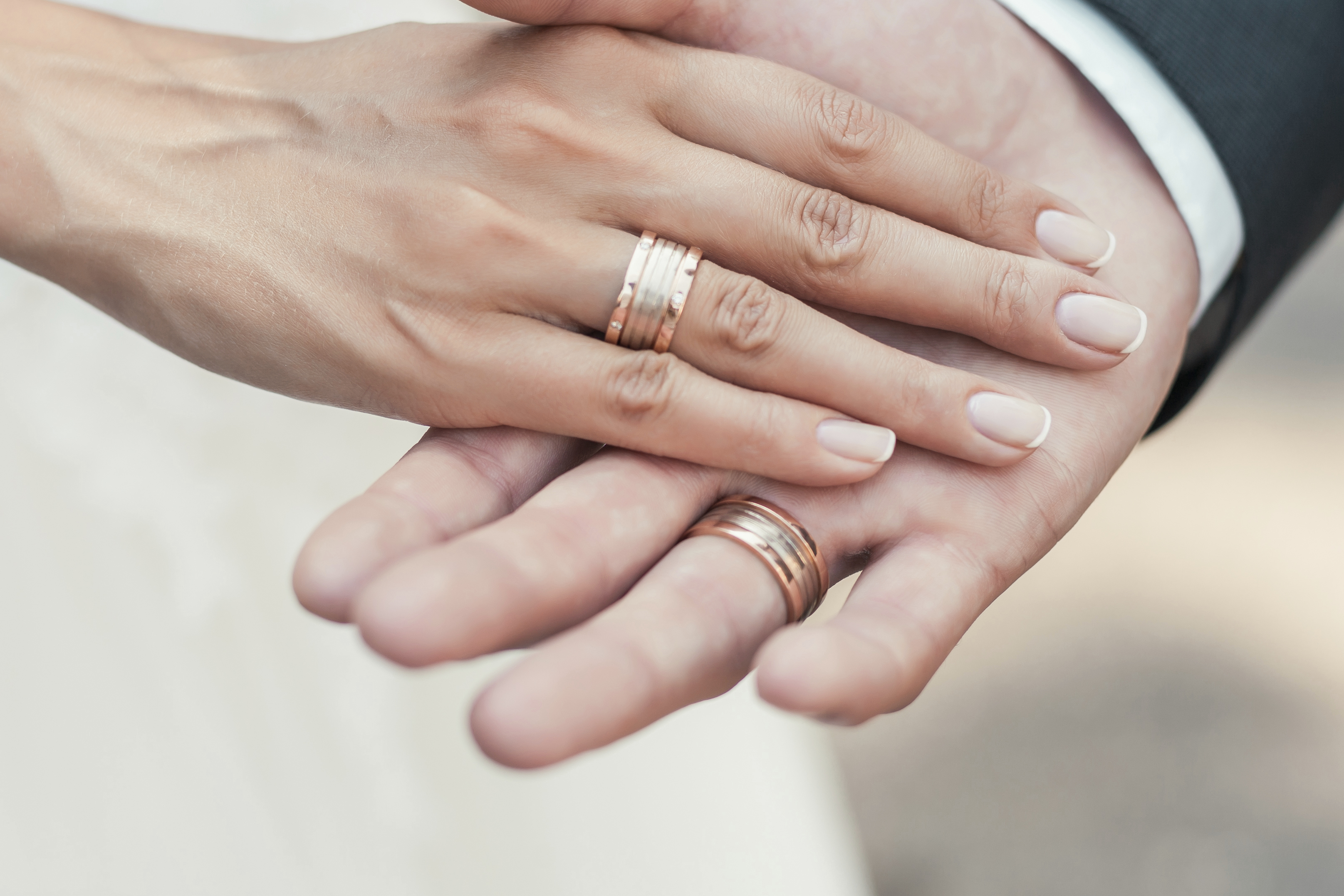 Wedding ring white gold or platinum